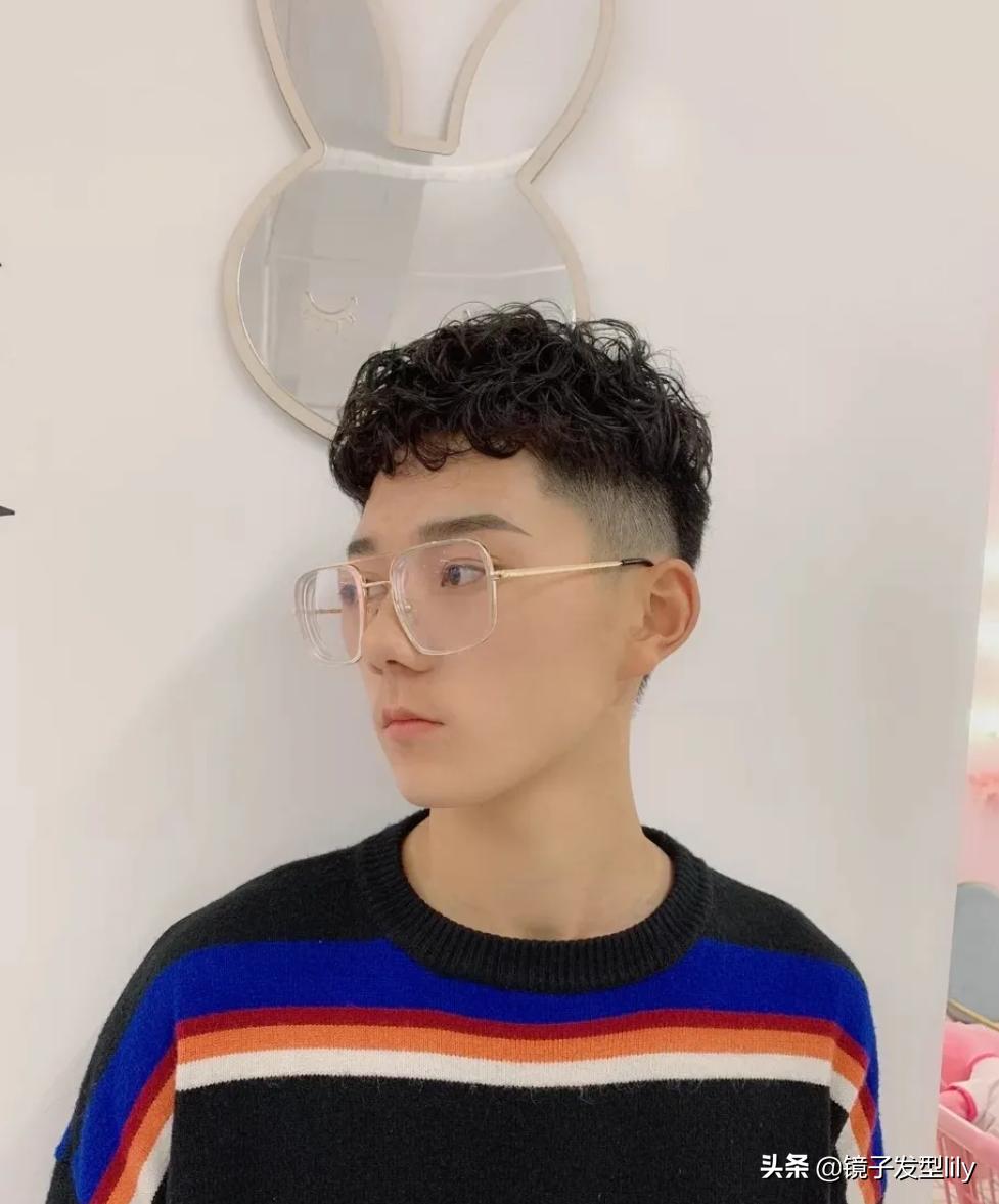 发型男2021流行发型修剪,发型男2020流行发型及剪法