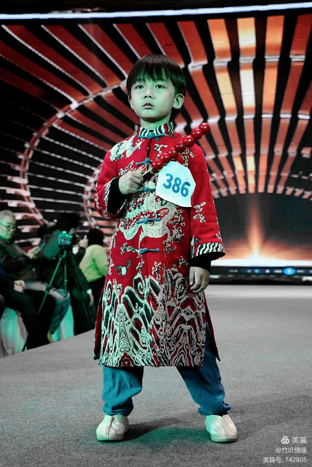 第六届郑州国际少儿时装周,亲子时装秀国潮