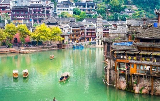 凤凰古城为什么走红,凤凰古城因何扬名于世