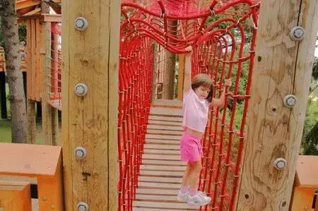 有趣的儿童花园,打造一个500平露台的共享儿童乐园