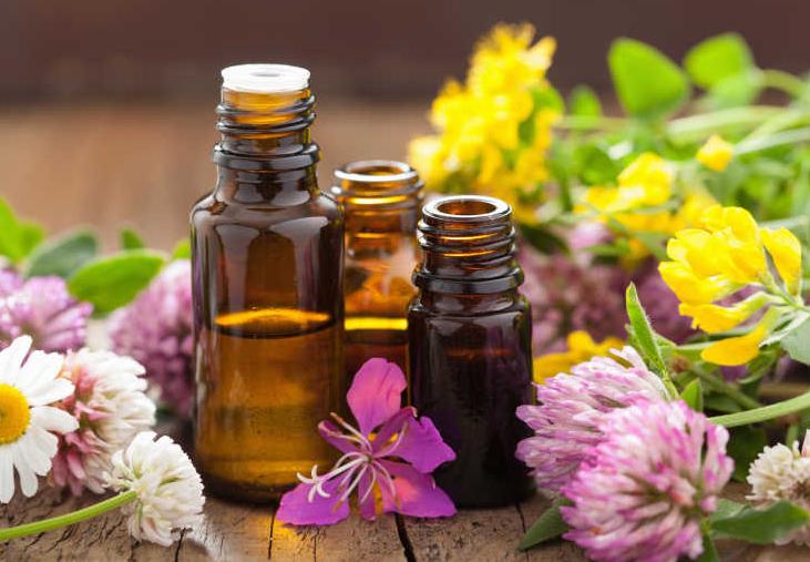 为什么都喜欢用精油,为什么使用精油抗衰老