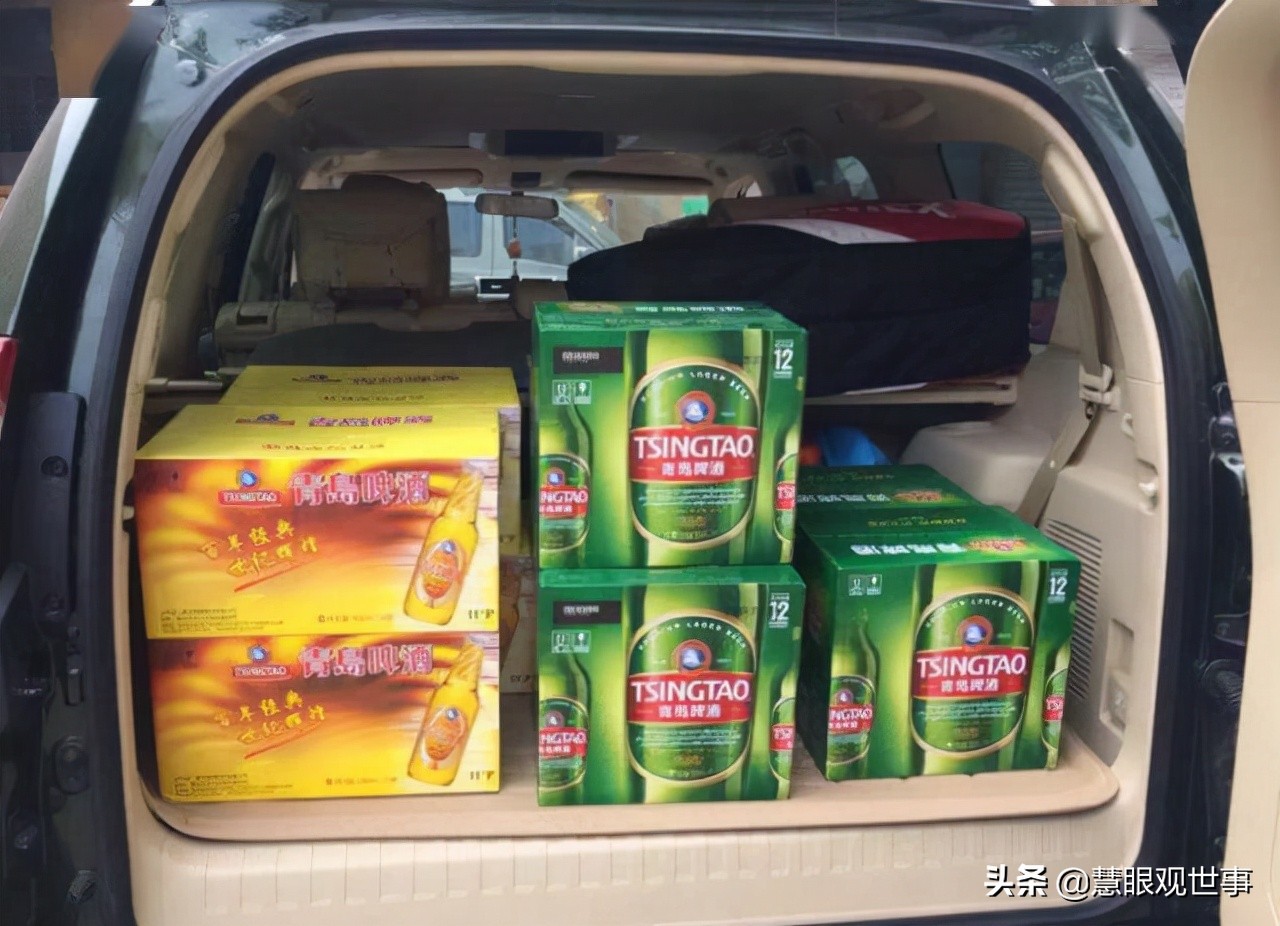 《侯卫东*场官**笔记》和《侯海洋基层风云》中的烧鸡公