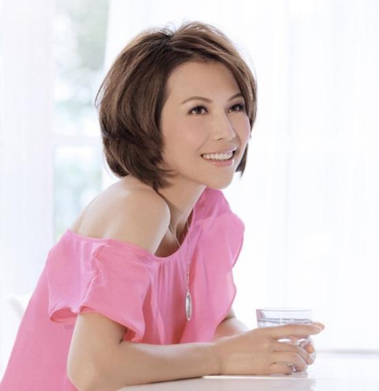 蔡少芬的艰辛往事,蔡少芬人生几经波折大起大落