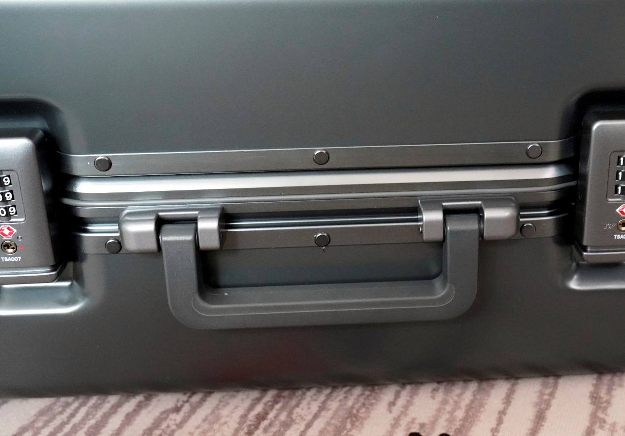 地平线8号行李箱真的好用吗,地平线8号level8旅行箱测试