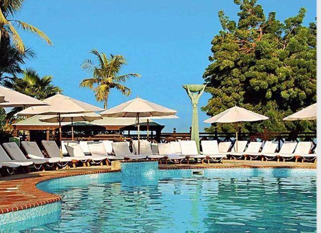 中东一国王留学归来,被父亲软禁六年逆袭,耗时20年变成富国