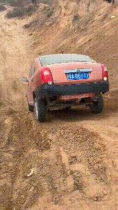 奇瑞qq6翻滚,当你看到一辆自动挡的车