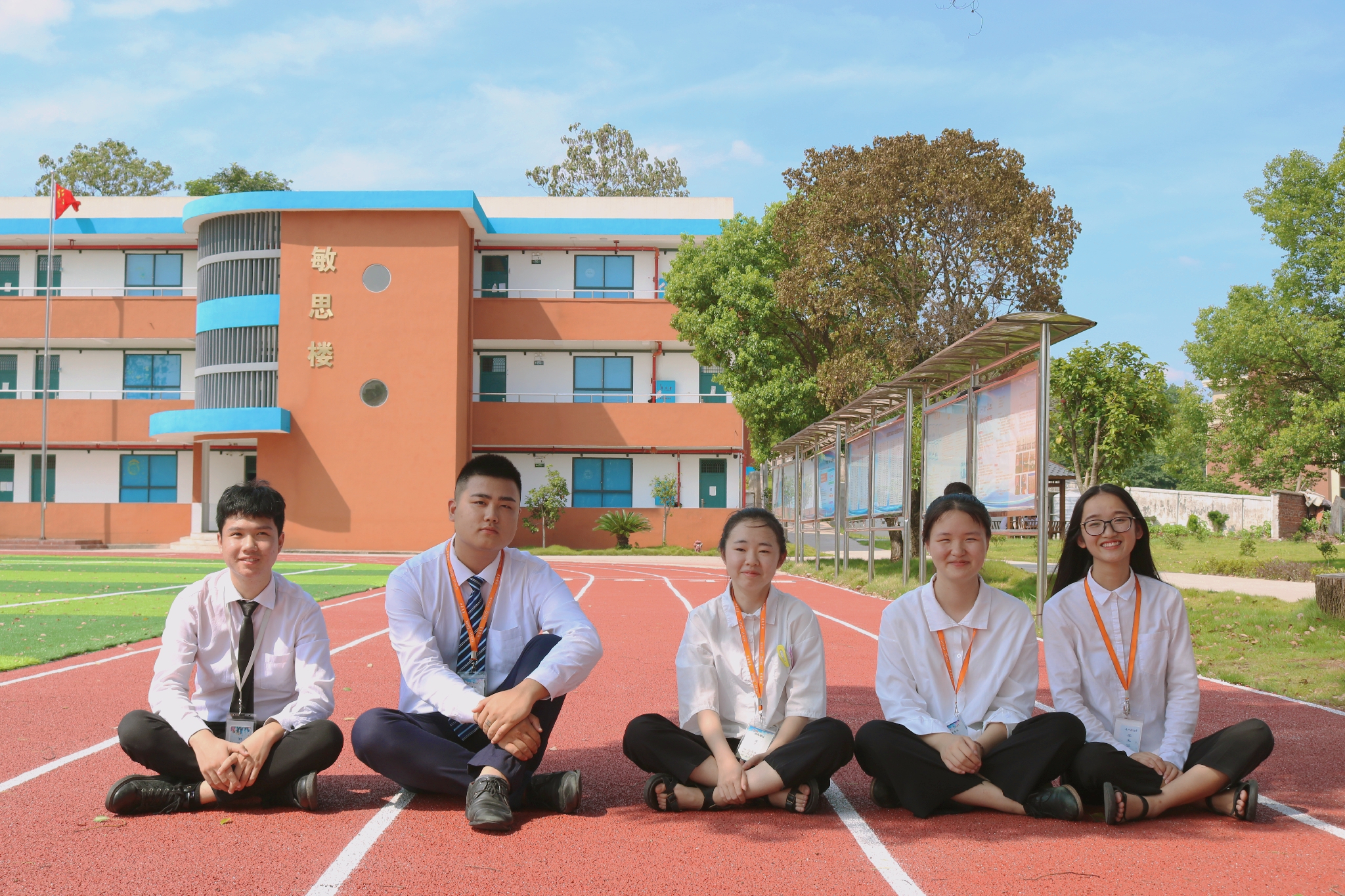 女生适合学美容吗,女生适合学甜品吗