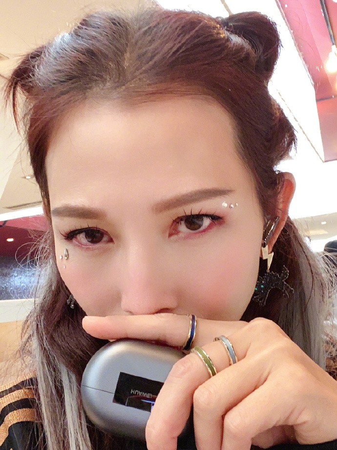 蔡少芬和陈法蓉相差几岁,蔡少芬陈法蓉这对港普姐妹花