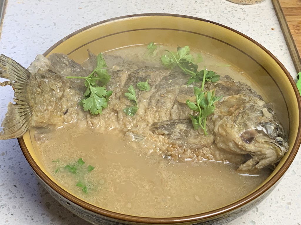 炸过的鱼怎么炖骨头酥软,炸过的鱼怎么炖好喝又营养丰富