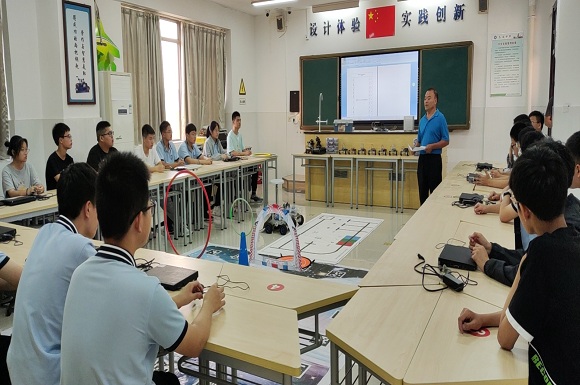 新学期的校园生活多彩社团,丰富多彩的社团活动记录校园生活