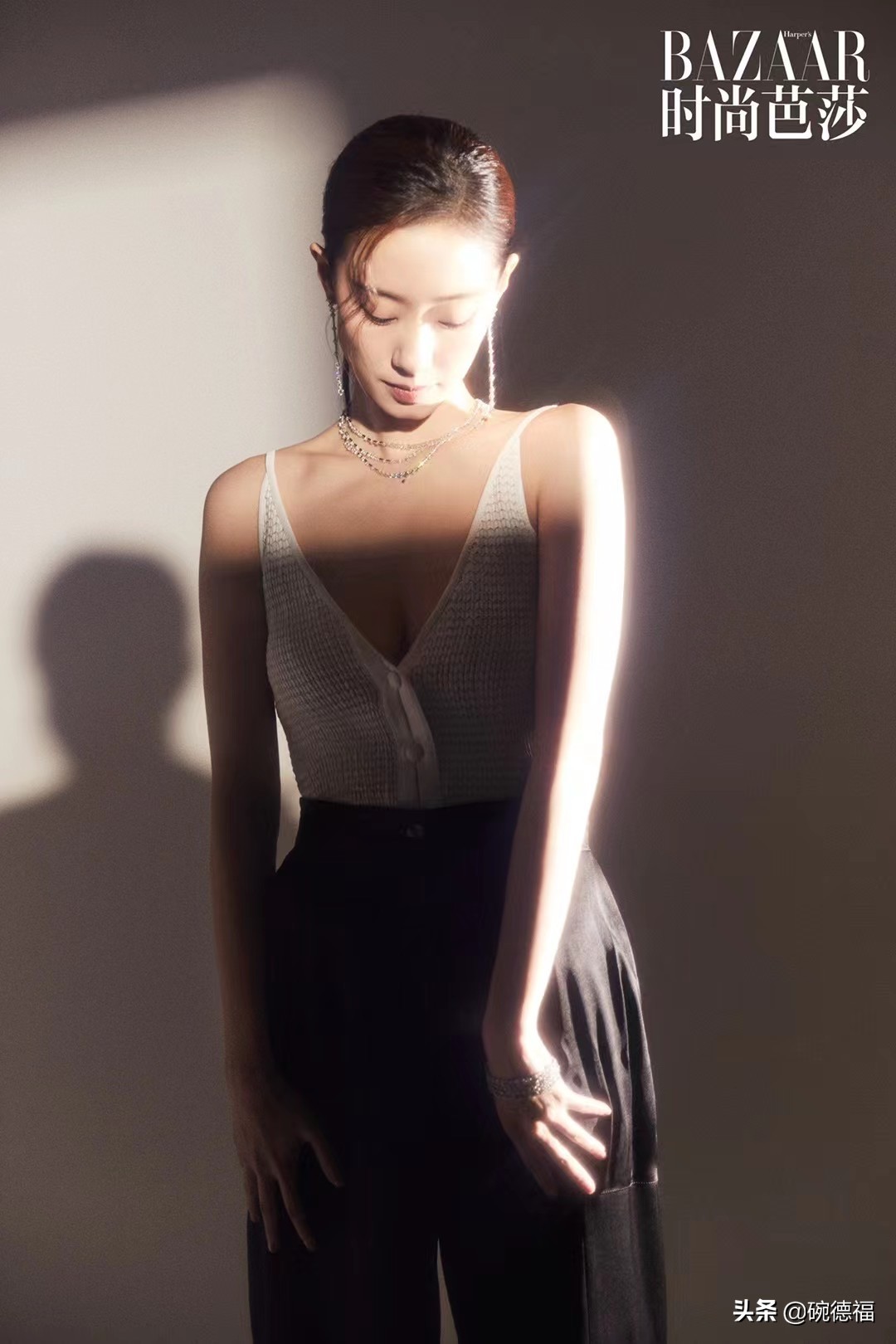 张小斐时尚芭莎红毯造型,张小斐吊带连衣裙时尚芭莎