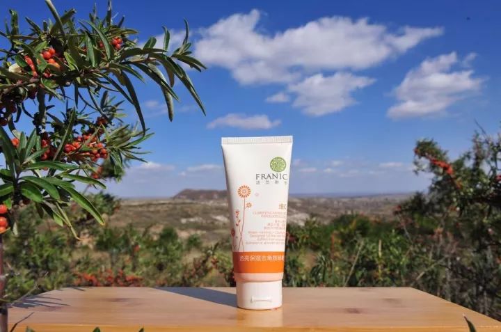 肌肤暗沉毛孔粗大长痘怎么修复,大腿毛孔堵塞闭口粉刺怎么去除