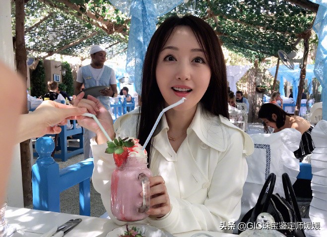 杨钰莹钻石戒指,杨钰莹戒指照片