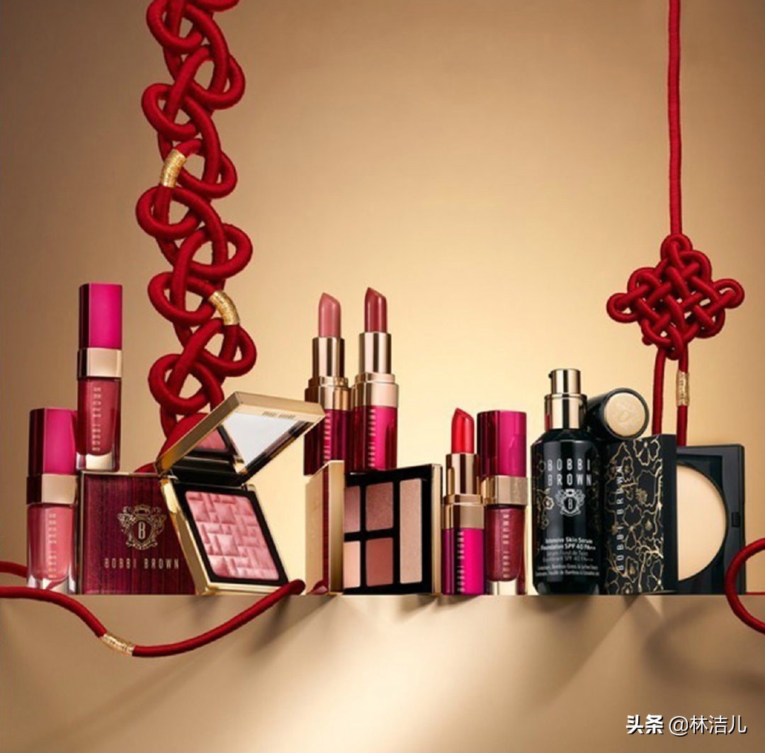 这些彩妆大牌又来搞事情了！MAC联名故宫，植村秀中国红美炸了