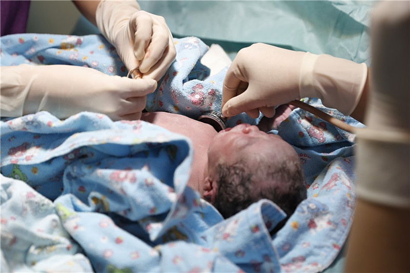 临近分娩,见红和破水哪个在前好?产科大夫说出内情