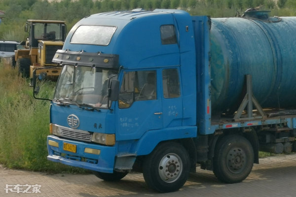 青岛解放jh6生活舱房车,史上最豪华的解放卡车