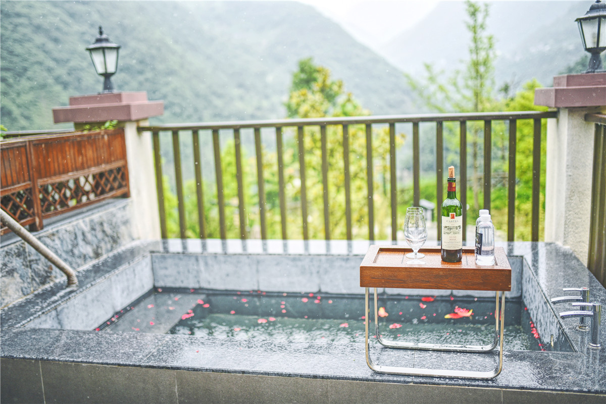 甘孜5日旅游攻略最新,甘孜五天四晚