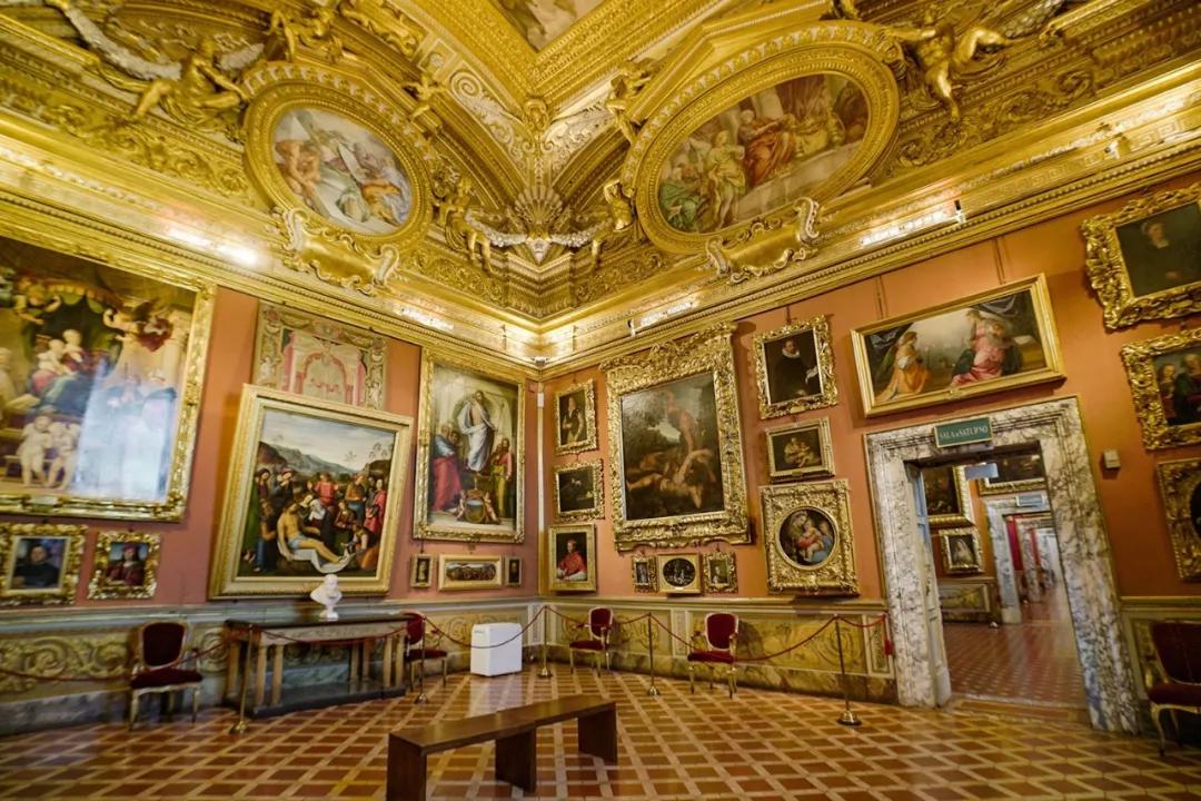 他捐了1000多亿文物,他捐给中国上千亿文物