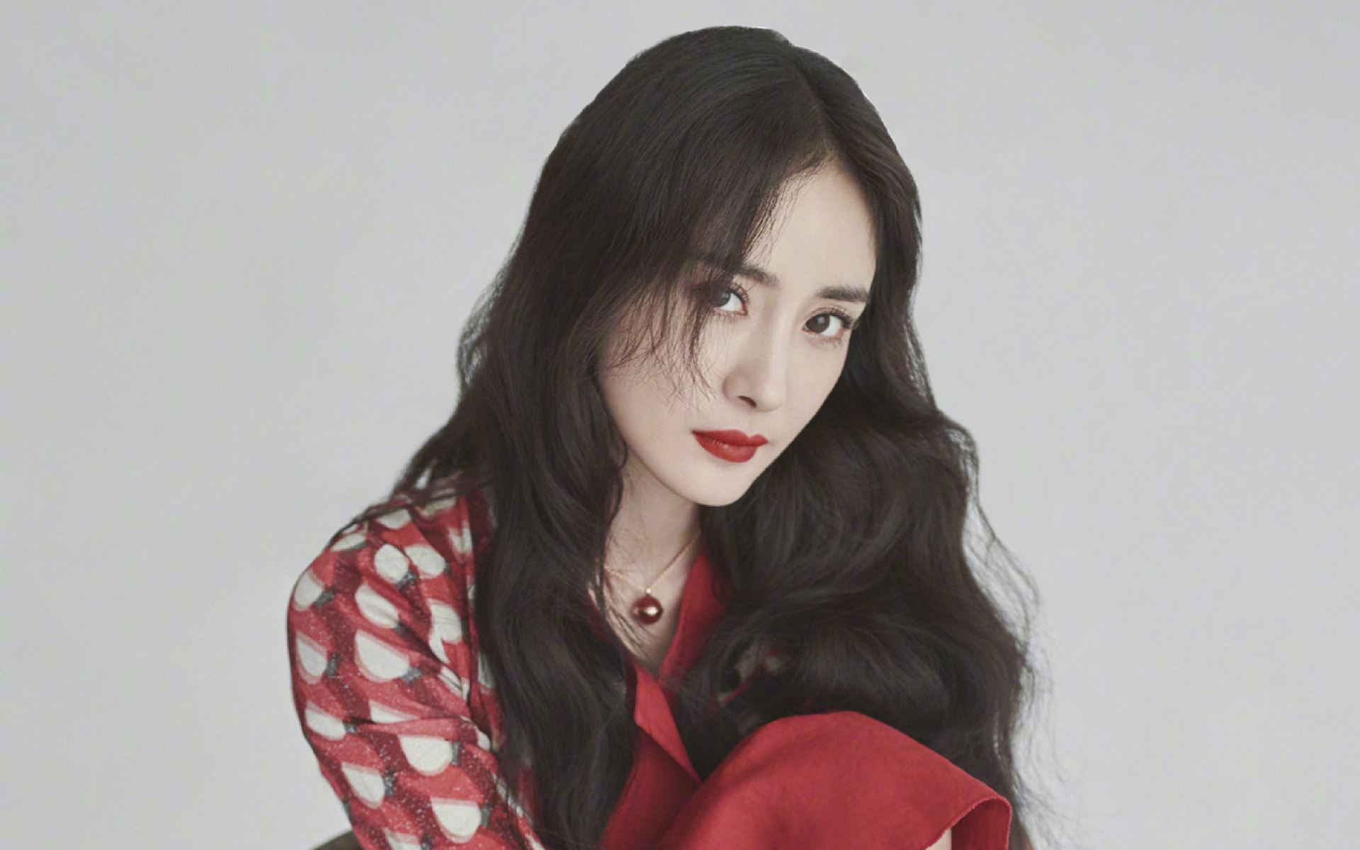 杨幂离婚后频秀厨艺,十足贤妻良母范儿,刘恺威却吃不到了