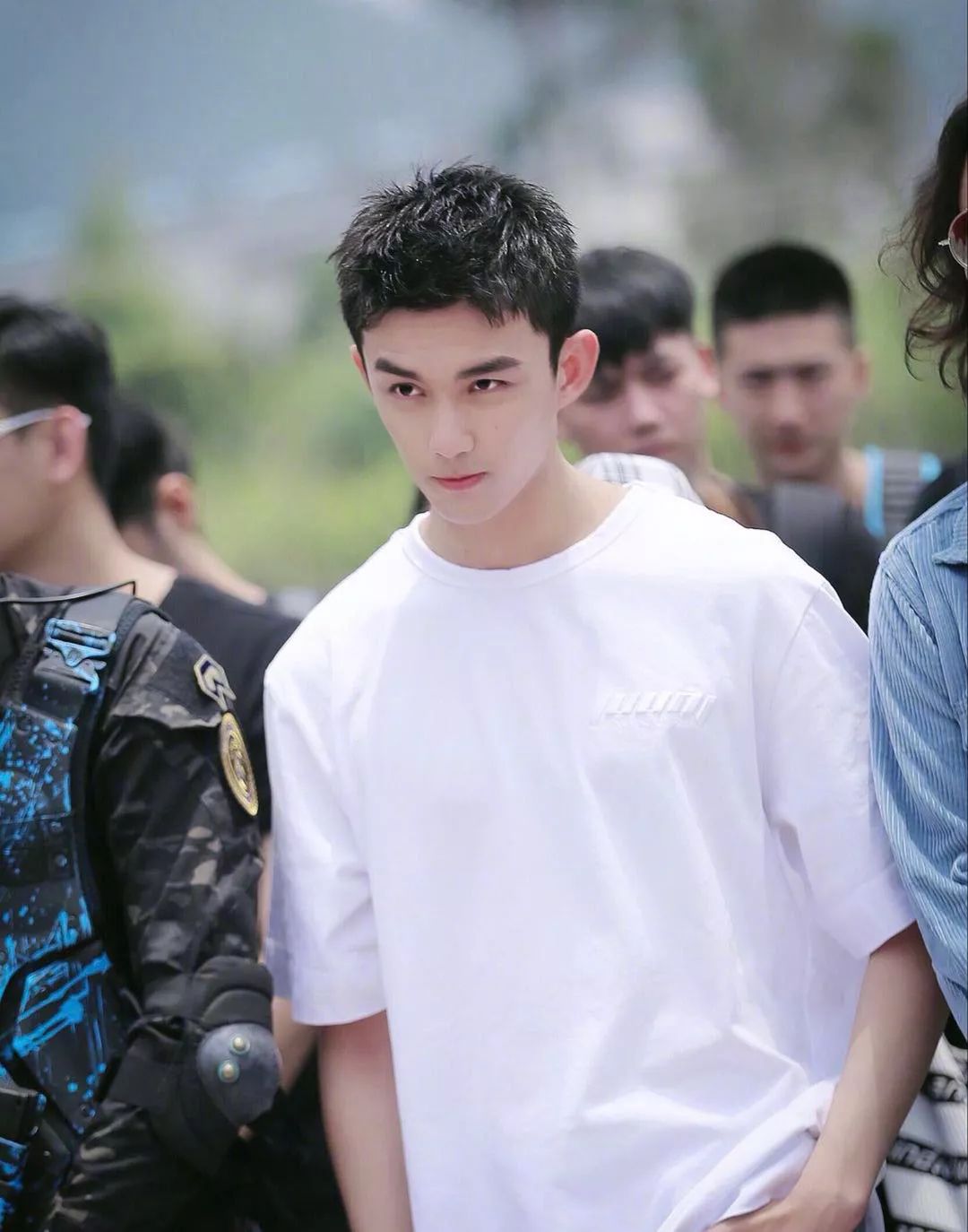 把polo衫弄宽松,男士polo衫短袖最时髦