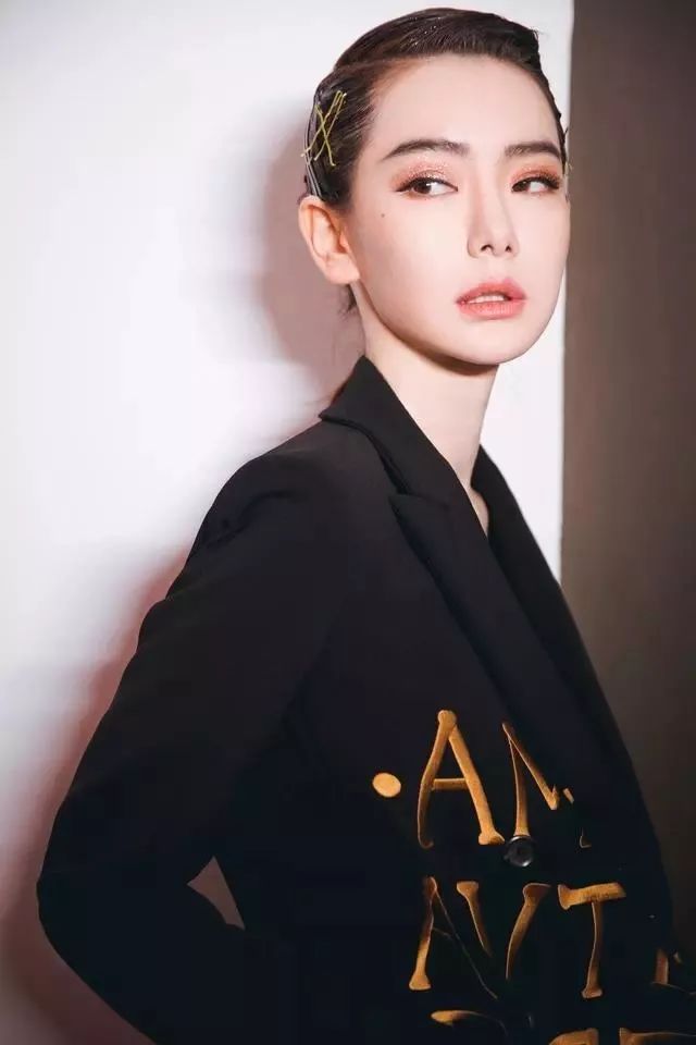 戚薇同款发型羊毛卷怎么扎,戚薇同款碎波波发型怎么扎