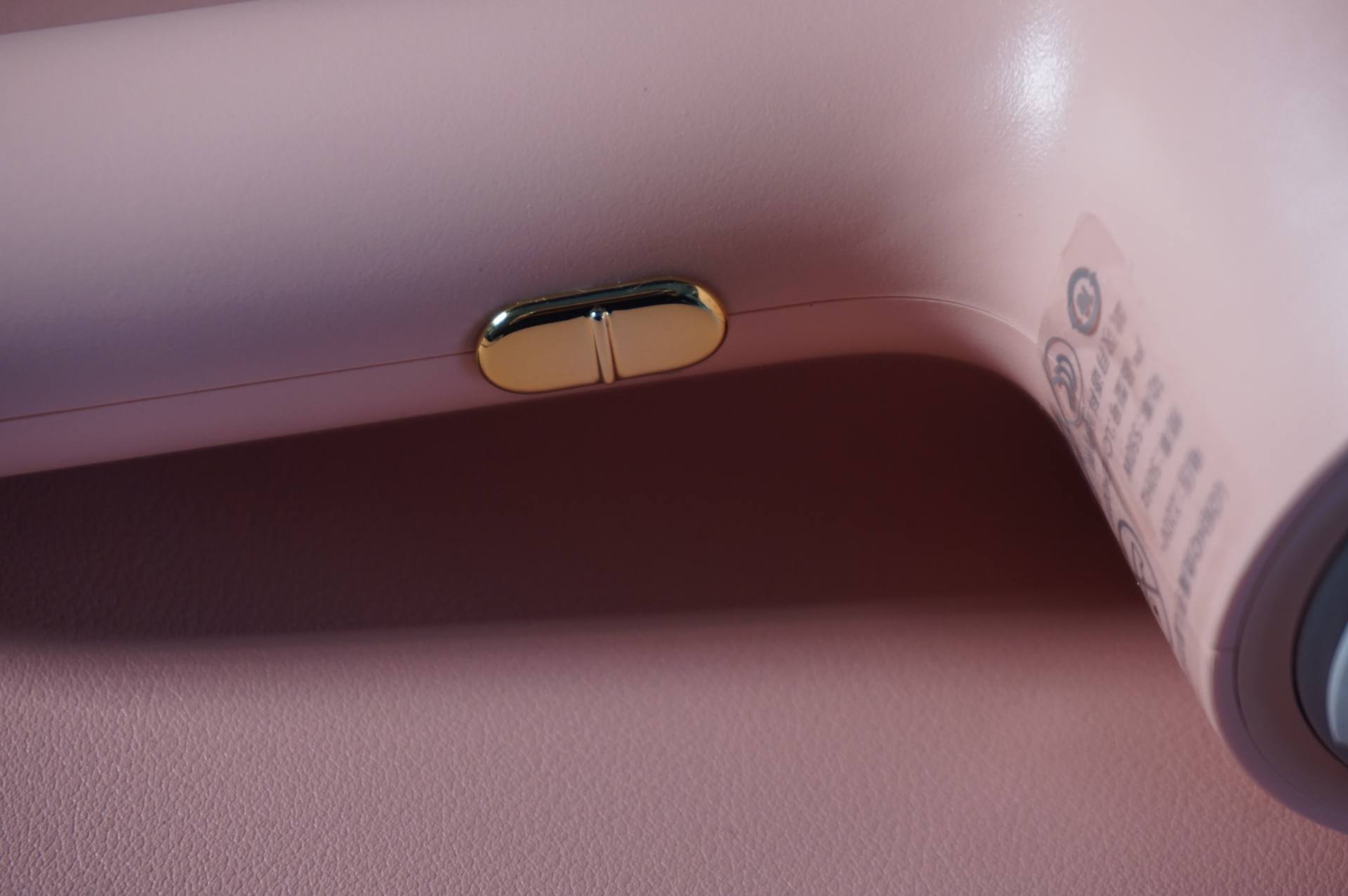 给宝宝呵护,aiboshuo负离子吹风梳测评