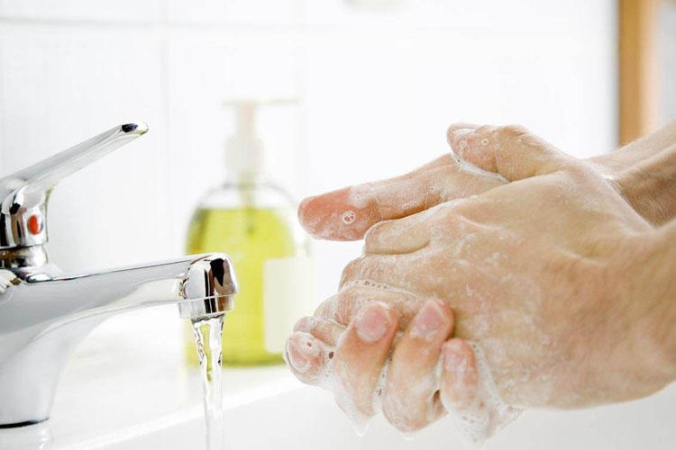 宝宝玩502胶水弄到手上怎么去除,大量502胶水弄到手上起泡了怎么办