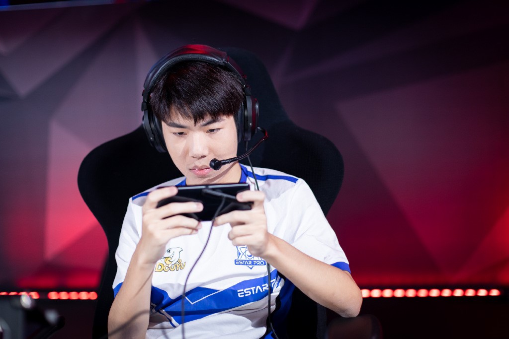 KPL取名鬼才:花海无铭CP一诺暖阳少女系列,诺言857蹦迪,Cat被封号