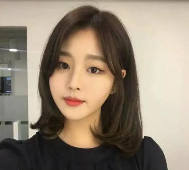 小圆脸难看怎么办,小圆脸黑长直发型