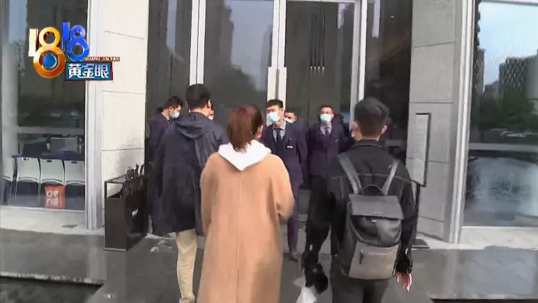 销售承诺优先选车位没兑现,车位最低价为备案价七五折卖