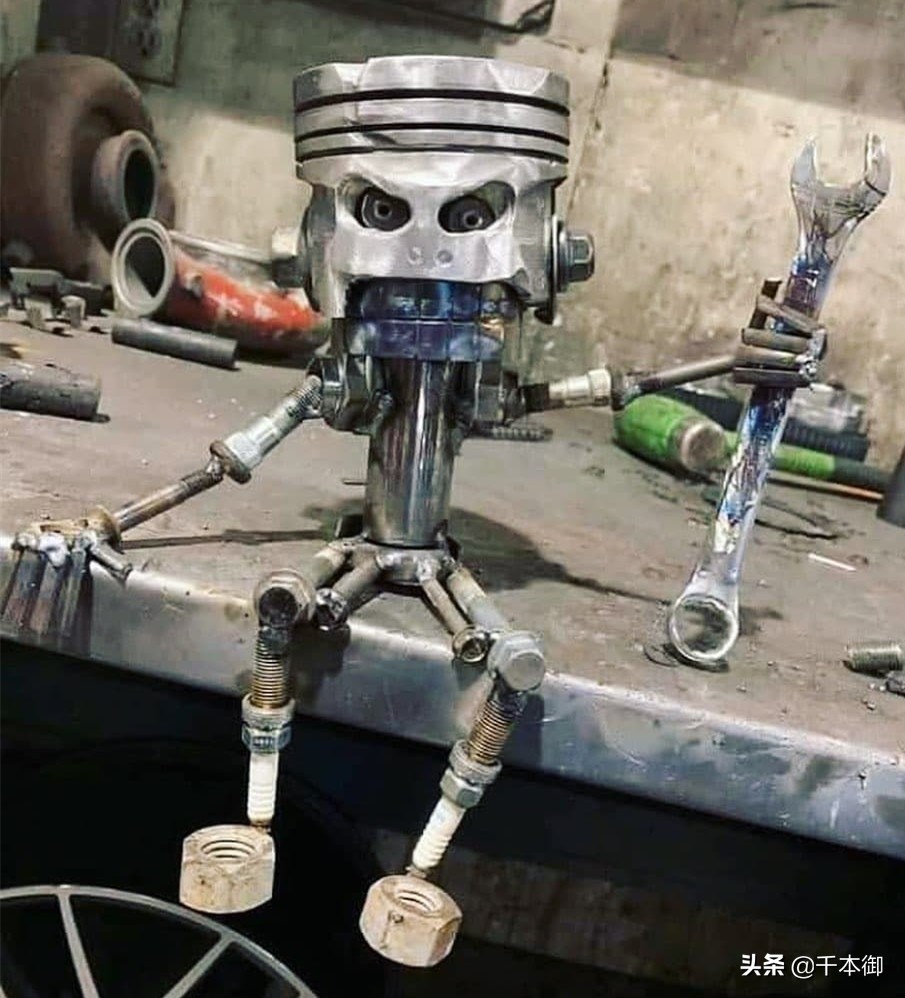 摩托压弯不会倒的是什么,摩托压弯不踩刹车