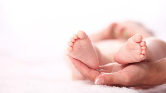 怀孕28周多查出甲亢需要治疗吗,得了甲亢可以带药怀孕吗