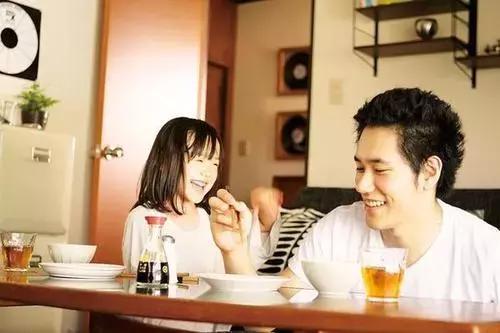 《白兔糖》:世间苦短,给你一颗甜甜的糖