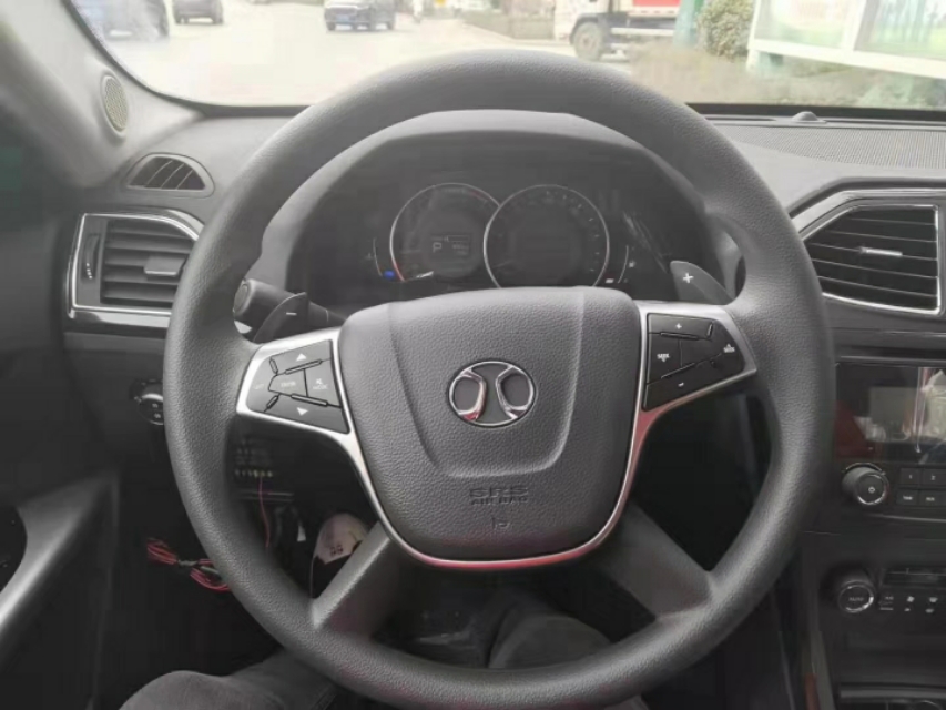 绅宝d70和奔驰e对比,老款绅宝d70