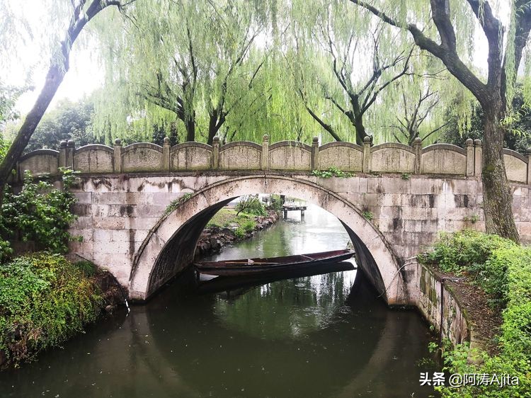 勿谓湖小，天在其中：绍兴东湖