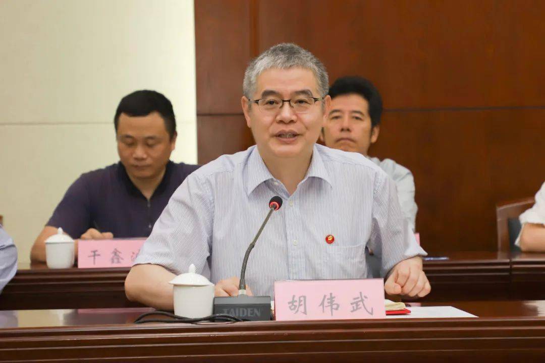 网友:龙芯20年毫无作为,那真实的中国龙芯到底怎么样?