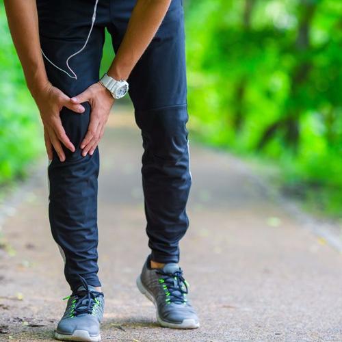 膝关节痛怎么办？膝关节运动损伤该怎么做康复治疗？