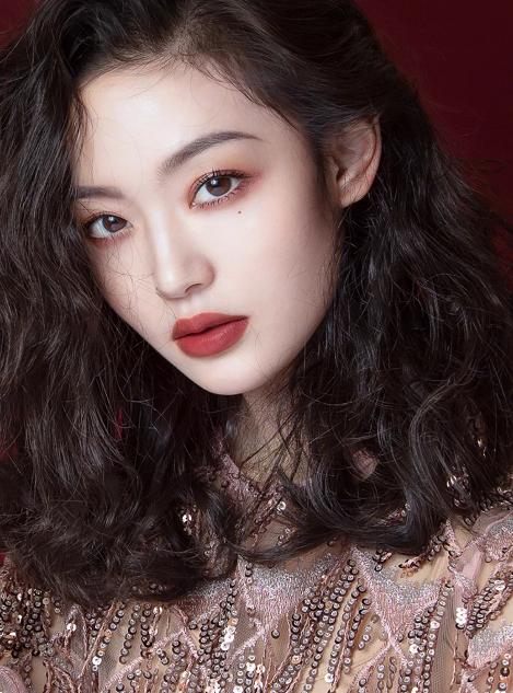 mac最火的口红色号今年,今年最流行的mac口红色号