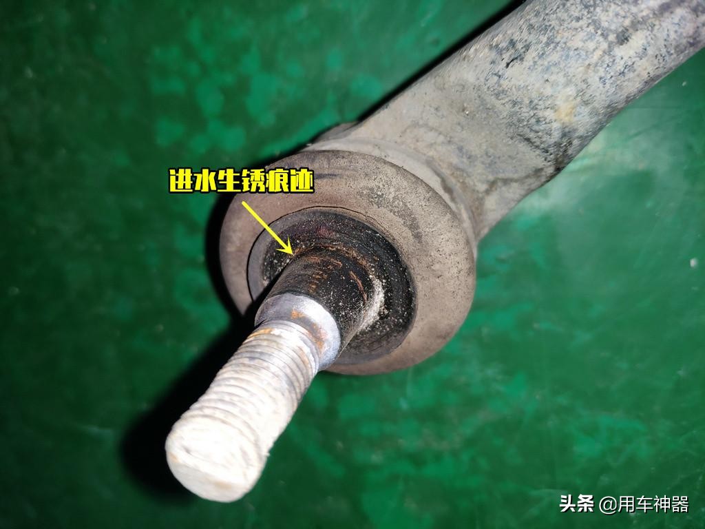 方向盘松垮咯噔响,方向盘有异响如何修理