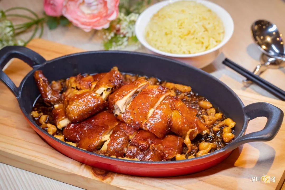 当着客人的面“玩火”？卓悦中心这家店喊你吃鸡