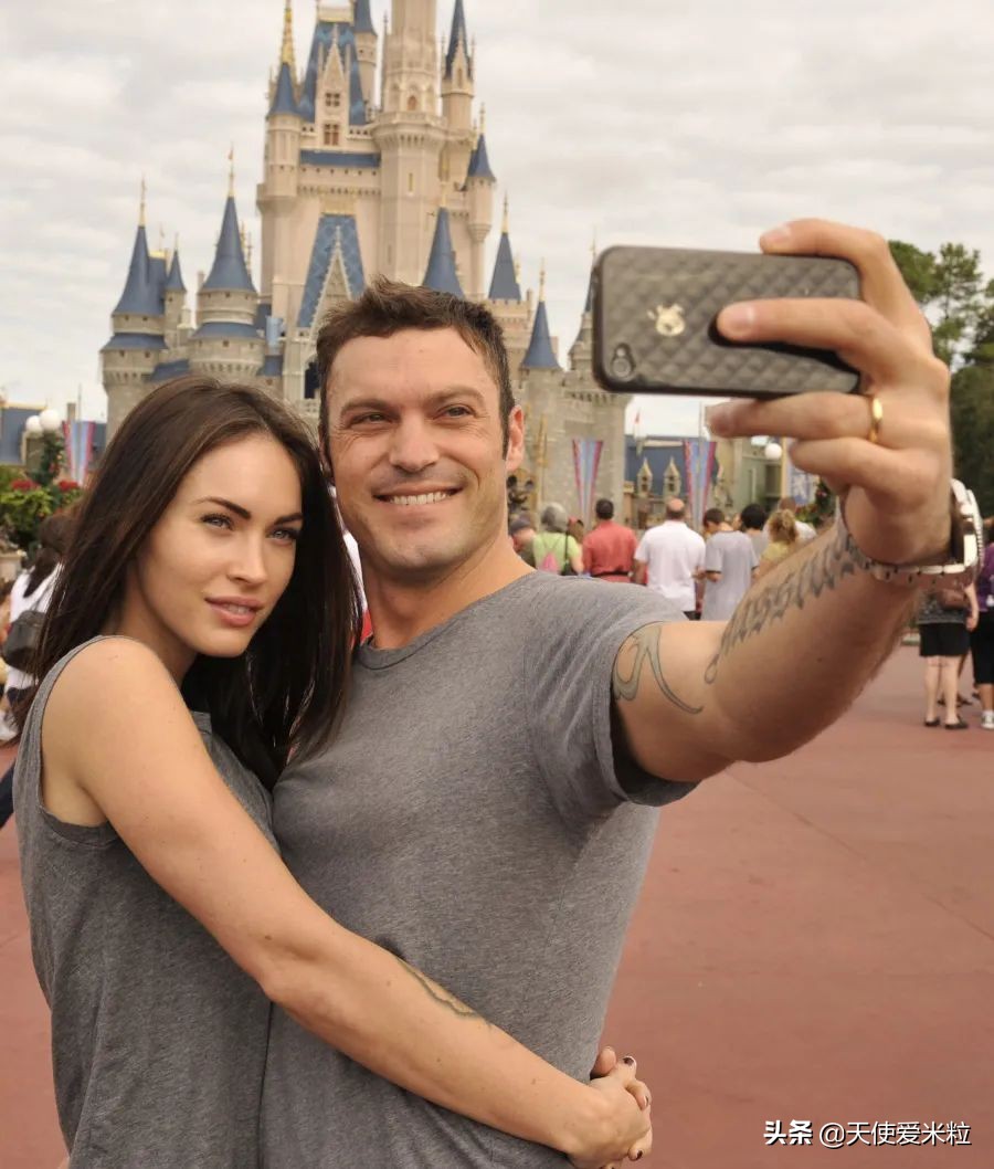 梅根福克斯与继子相处愉快,梅根福克斯为什么和前夫离婚