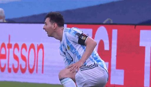 阿根廷夺冠，梅西更衣室脱衣狂欢，八项数据列第一统治美洲杯