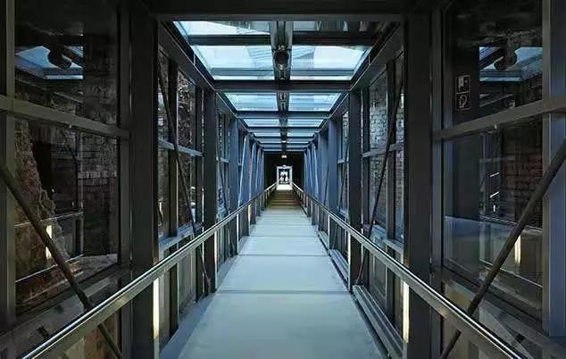 「伟大城市」纽伦堡，一尊皇座，几把囚椅