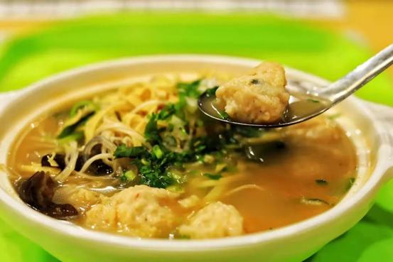 坐拥“专属地铁”,有7大美食集结地!东北这所大学“顶尖”配置太绝!