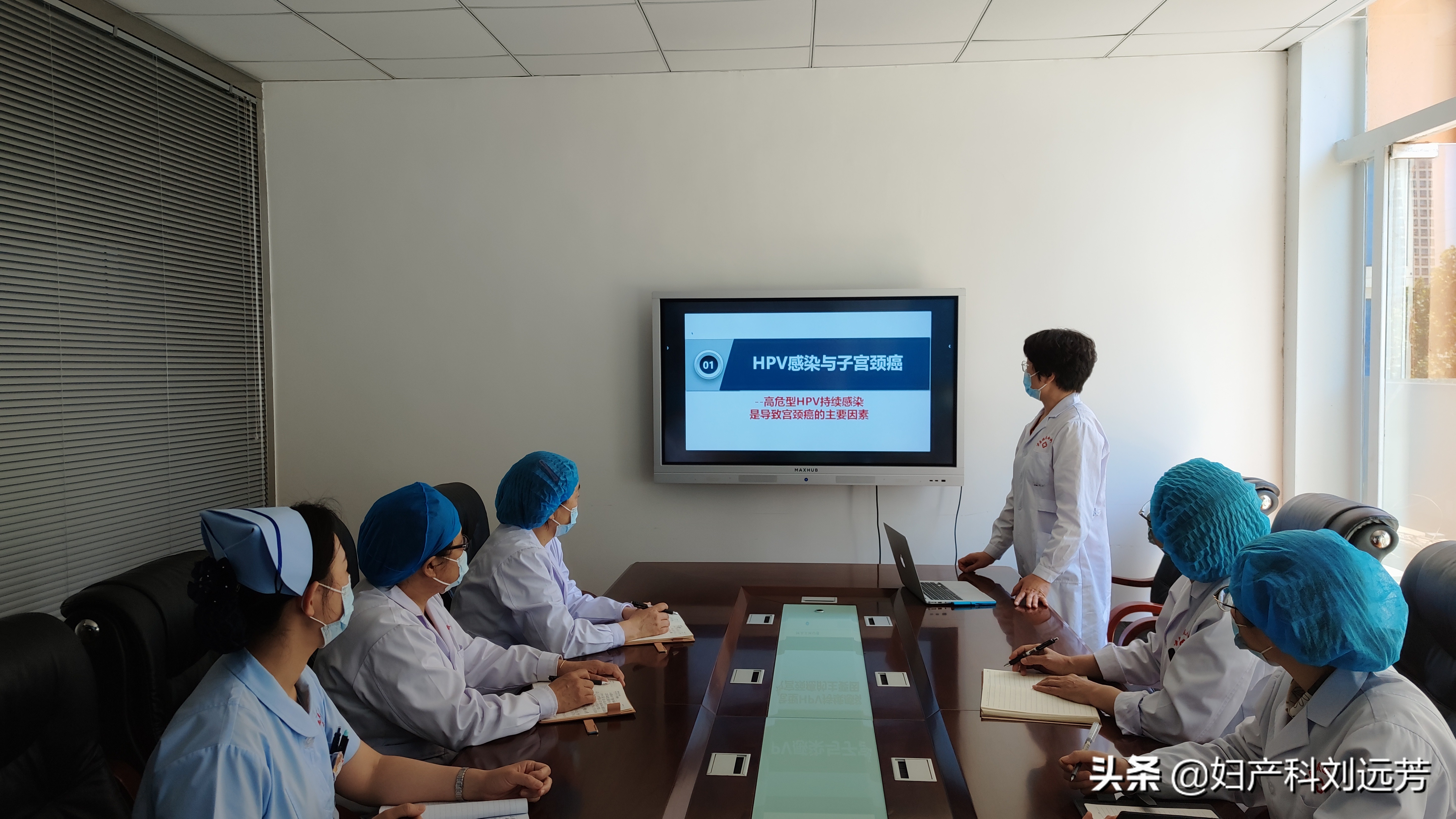 下身总是长脓包容易成宫颈癌吗,老太长痘