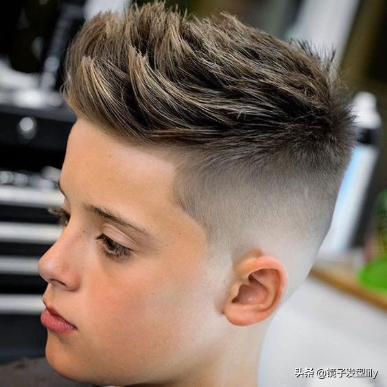 经典阳光帅气小男孩发型,最帅气的男宝宝的发型图案