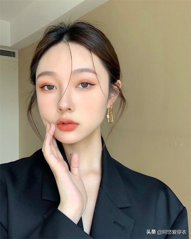 女生淡妆化妆的正确方法,上班三分钟化淡妆