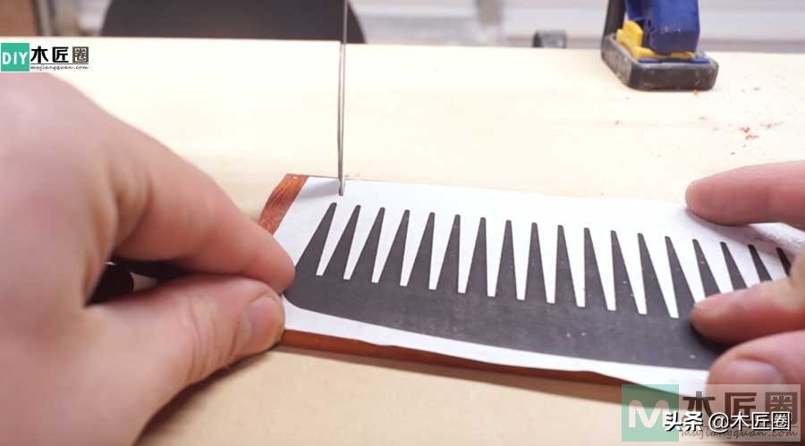 木工爱好者制作的产品,手工木梳diy工具