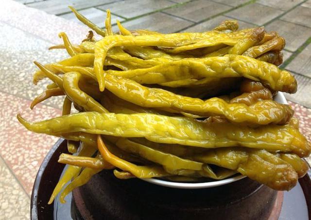 怎样腌制酸辣椒一年不会坏,酸辣椒怎么腌制不变色