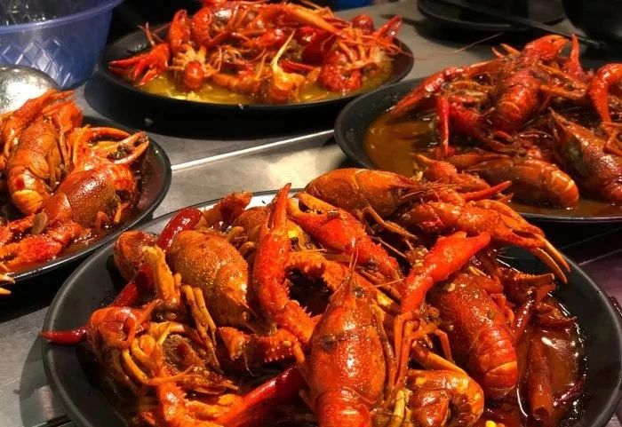 南宁美食推荐必吃龙虾,南宁最好吃的五香龙虾